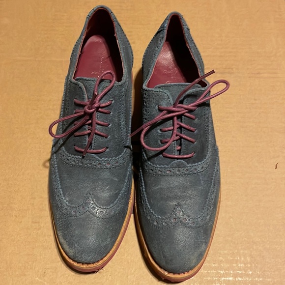 Cole Haan Shoes - Women’s Cole Haan size 7 blue shoes with purple bottoms and laces